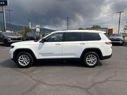 Used 2023 Jeep Grand Cherokee L Laredo AWD/4WD image 4
