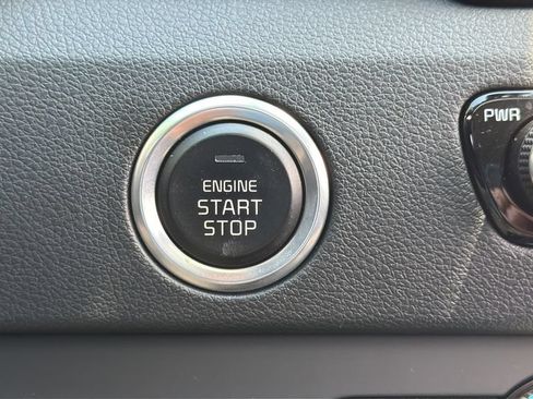 Used 2019 Kia Niro Touring FWD image 37
