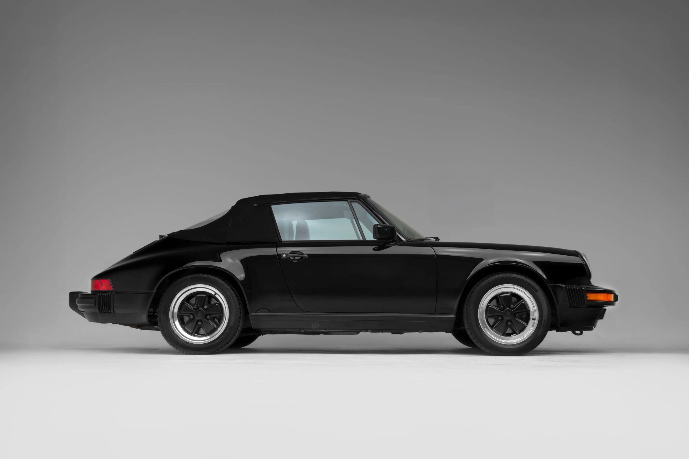 Used 1987 Porsche 911 Carrera RWD image 9