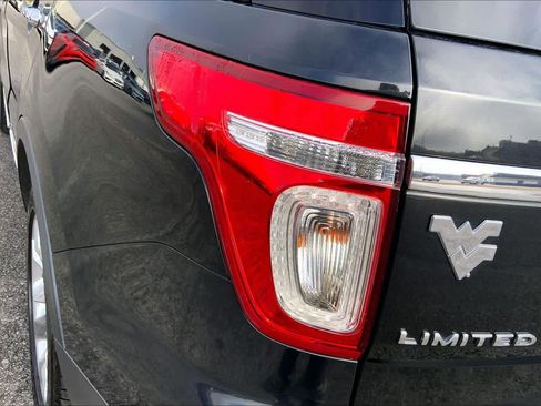 Used 2013 Ford Explorer Limited image 28