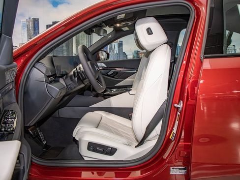 Used 2026 BMW 550e xDrive image 20