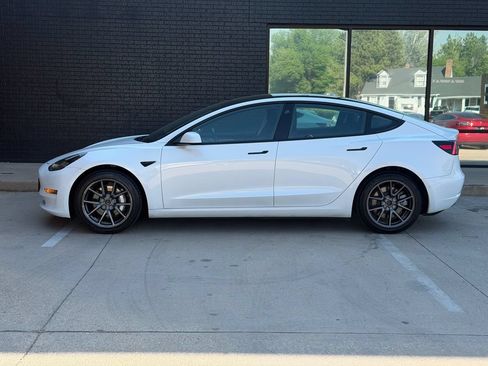 Used 2021 Tesla Model 3 Long Range AWD/4WD image 16