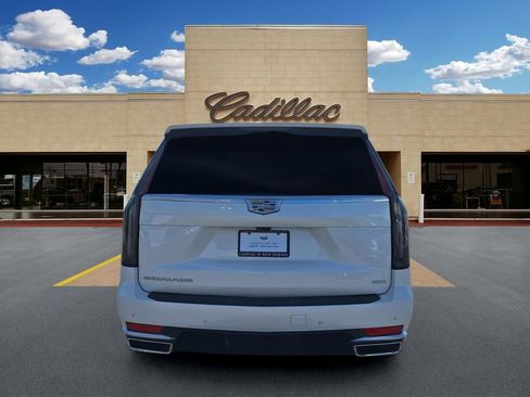 Used 2022 Cadillac Escalade Premium Luxury Platinum AWD/4WD image 4