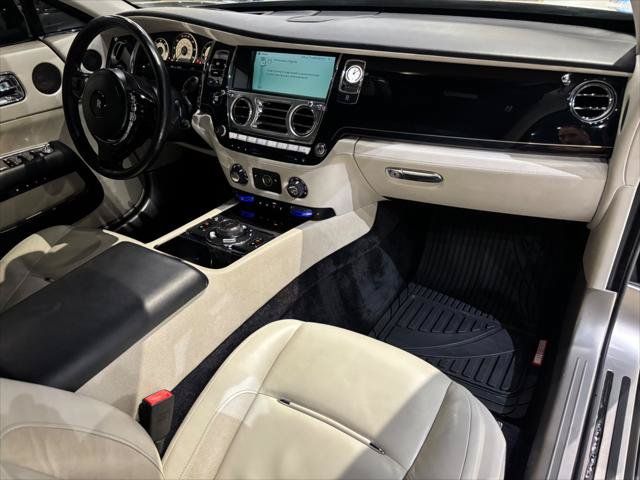 Used 2014 Rolls-Royce Wraith RWD image 20