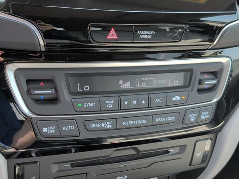 Used 2019 Honda Pilot Touring image 23