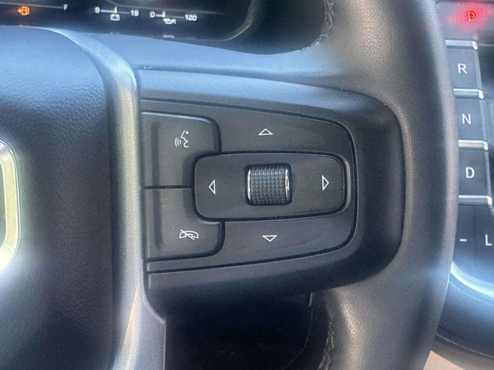 Used 2023 GMC Yukon SLT w/ SLT Premium Package AWD/4WD image 19