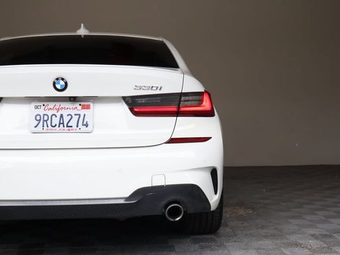Used 2022 BMW 330i Sedan w/ M Sport Package RWD image 12