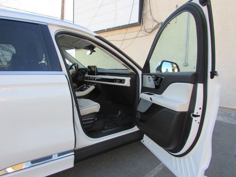 Used 2020 Lincoln Aviator Black Label Grand Touring w/ Class IV Trailer Tow Package image 13