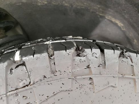 Used 2023 GMC Acadia AT4 image 4