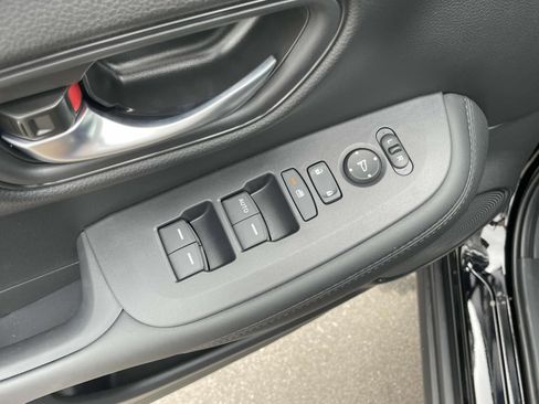 Used 2026 Honda HR-V LX image 18
