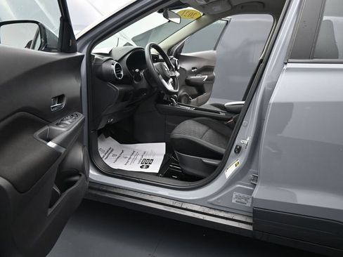 Used 2021 Nissan Kicks SV FWD image 15