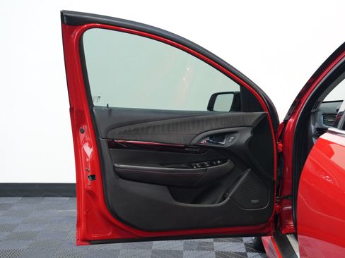 Used 2014 Chevrolet SS RWD image 21