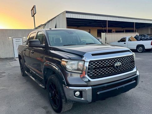 Used 2019 Toyota Tundra SR5 w/ SR5 Upgrade Package AWD/4WD image 14