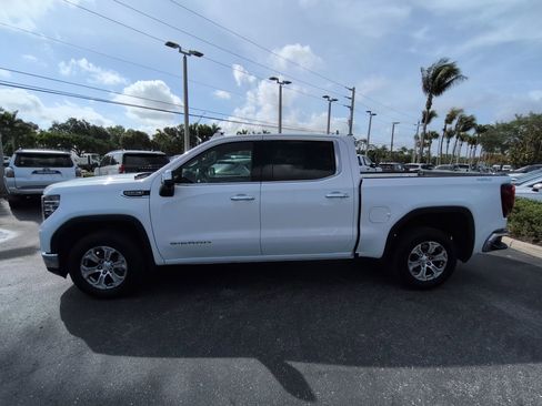Used 2025 GMC Sierra 1500 SLT AWD/4WD image 8