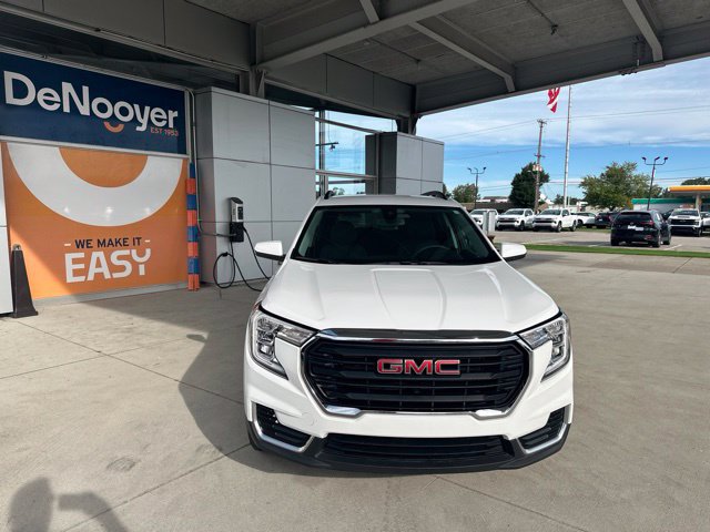 Used 2024 GMC Terrain SLE w/ Driver Convenience Package AWD/4WD image 3