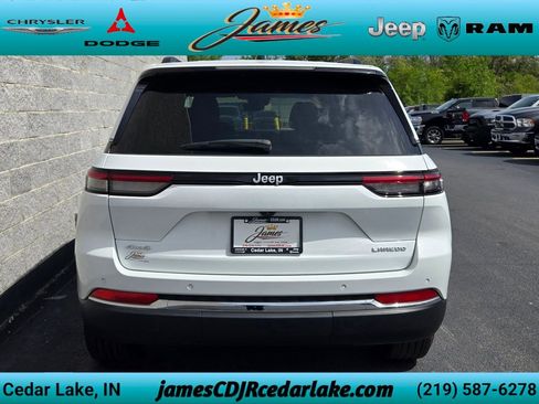 Used 2024 Jeep Grand Cherokee Laredo X w/ Luxury Tech Group I AWD/4WD image 4