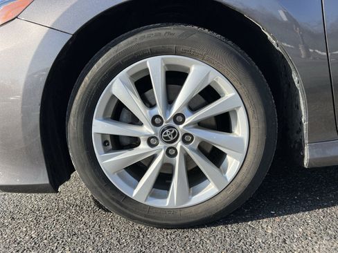 Used 2022 Toyota Camry LE image 10