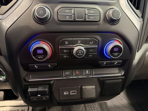 Used 2022 Chevrolet Silverado 3500 LT w/ Convenience Package image 15