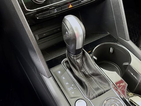 Used 2022 Volkswagen Atlas Cross Sport SEL R-Line image 20