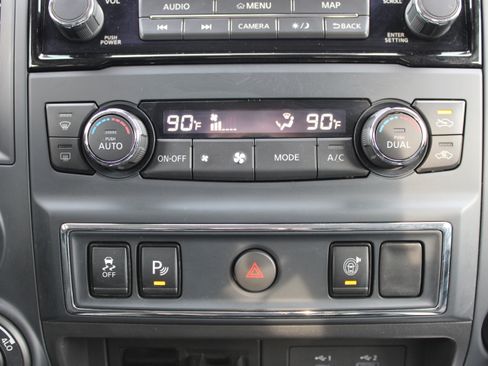 Certified 2022 Nissan Titan SV w/ SV Convenience Package image 22