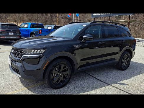 Used 2023 Kia Sorento S w/ Panoramic Sunroof Package image 4