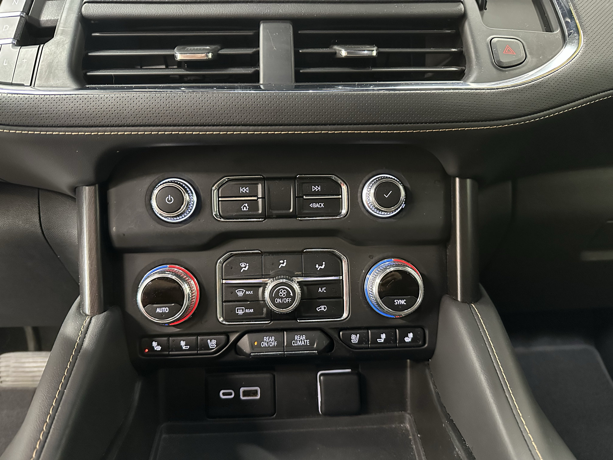 Certified 2023 GMC Yukon AT4 w/ Technology Package AWD/4WD image 32