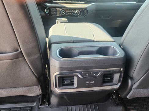 Used 2025 Chevrolet Silverado 1500 LTZ w/ Technology Package AWD/4WD image 10