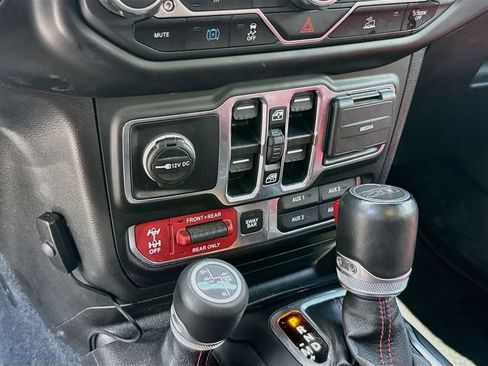 Used 2023 Jeep Wrangler Unlimited Rubicon 4xe AWD/4WD image 22