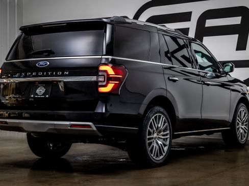 Used 2023 Ford Expedition Limited image 34