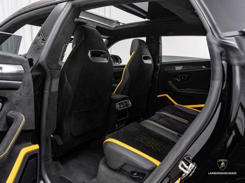 Used 2024 Lamborghini Urus Performante image 44