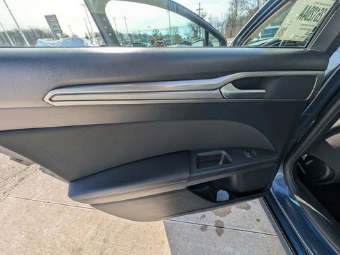 Used 2019 Ford Fusion SE image 34