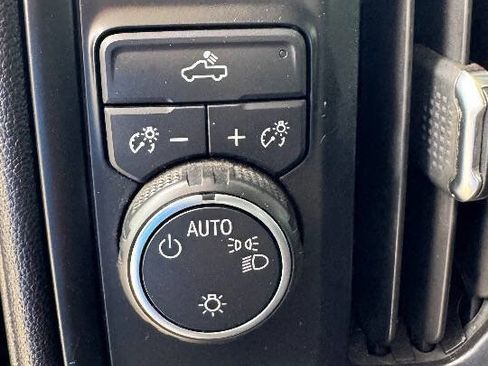 Used 2019 Chevrolet Silverado 1500 Custom w/ Custom Convenience Package image 14