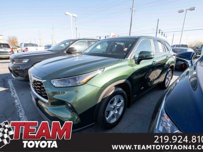 Used 2023 Toyota Highlander LE