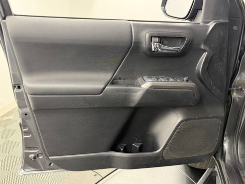 Certified 2021 Toyota Tacoma TRD Off-Road w/ Technology Package AWD/4WD image 19