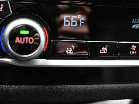 Used 2018 BMW X3 xDrive30i AWD/4WD image 19