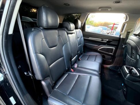 Used 2022 Kia Telluride LX image 18