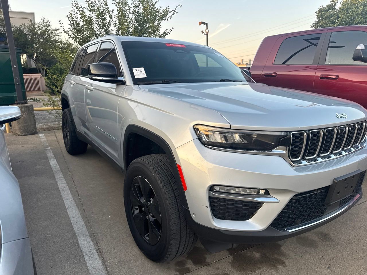 Used 2022 Jeep Grand Cherokee Limited 4xe w/ Luxury Tech Group II AWD/4WD image 3