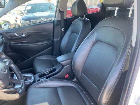 Used 2022 Hyundai Kona Limited image 10