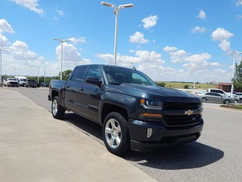 Used 2018 Chevrolet Silverado 1500 LT w/ All Star Edition image 3