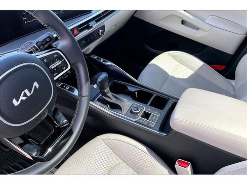 Used 2025 Kia Sorento X-Line EX AWD/4WD image 18