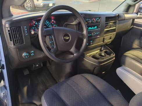 Used 2025 Chevrolet Express 2500 w/ Driver Convenience Package RWD image 10