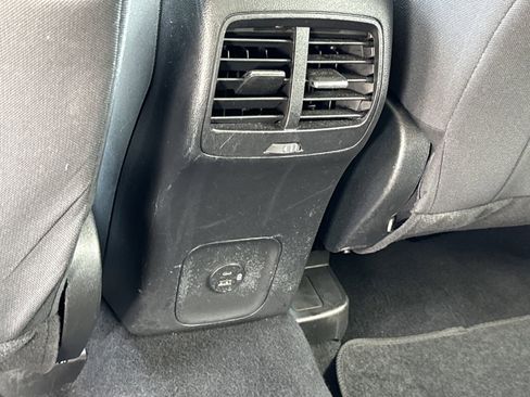 Used 2020 Ford Escape SE image 14