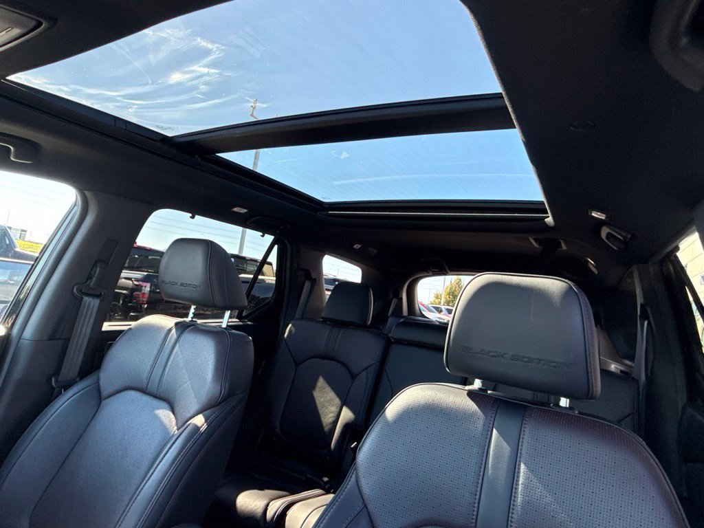 Certified 2025 Honda Pilot Black Edition image 22