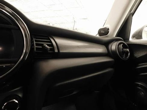 Used 2015 MINI Cooper 4-Door Hardtop image 28