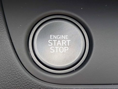 Used 2025 Hyundai Elantra SEL FWD image 32
