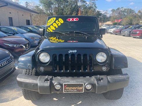 Used 2014 Jeep Wrangler Sahara image 3