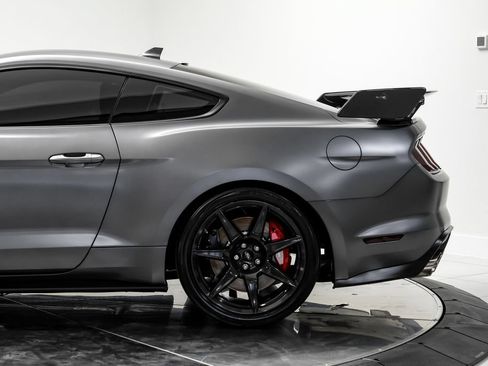 Used 2022 Ford Mustang Shelby GT500 w/ Carbon Fiber Track Pack RWD image 14