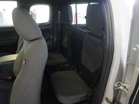 Used 2019 Toyota Tacoma TRD Sport AWD/4WD image 17