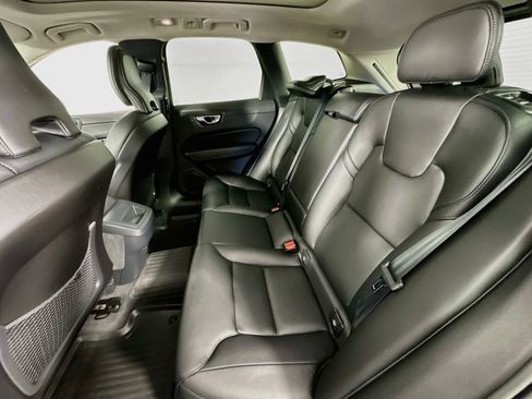 Used 2023 Volvo XC60 B5 Core w/ Protection Package Premier image 24
