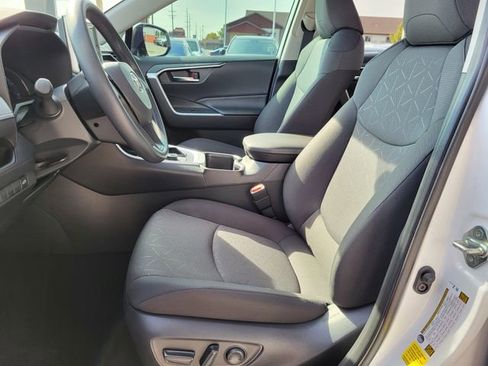 Used 2025 Toyota RAV4 XLE image 4